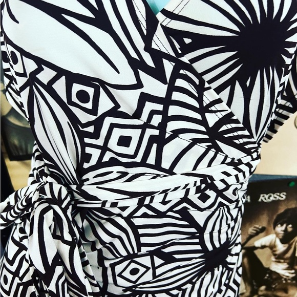 🔥 BISOU BISOU VINTAGE 1990’s PLUS SIZED TRUE WRAP BROWN FLORAL DRESS 18 - Picture 3 of 10